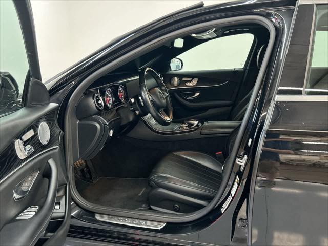 Photo of 2018 BLACK Mercedes-Benz E-Class