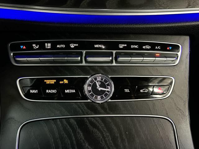 Photo of 2018 BLACK Mercedes-Benz E-Class