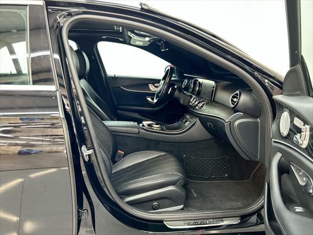 Photo of 2018 BLACK Mercedes-Benz E-Class