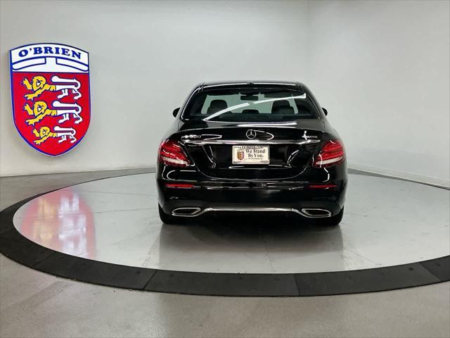 Photo of 2018 BLACK Mercedes-Benz E-Class