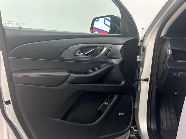 Photo of 2019 Silver Ice Metallic Chevrolet Traverse