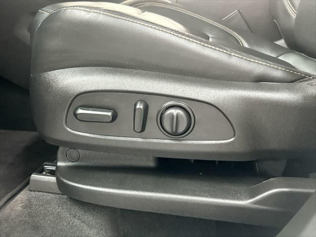 Photo of 2019 Silver Ice Metallic Chevrolet Traverse