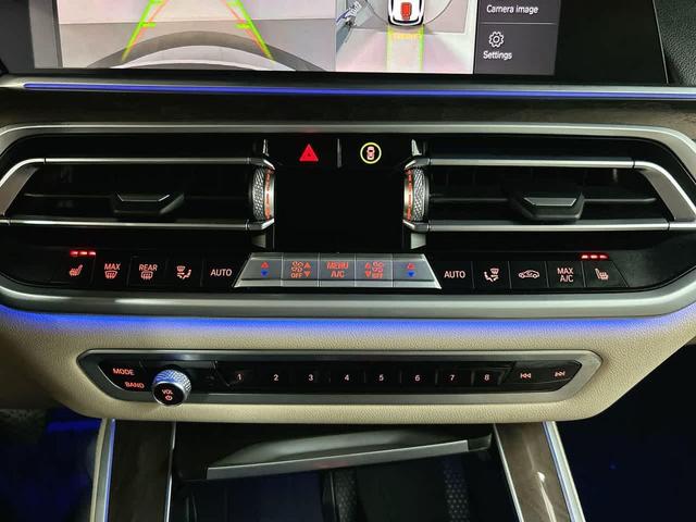 Photo of 2022 Mineral White Metallic BMW X5