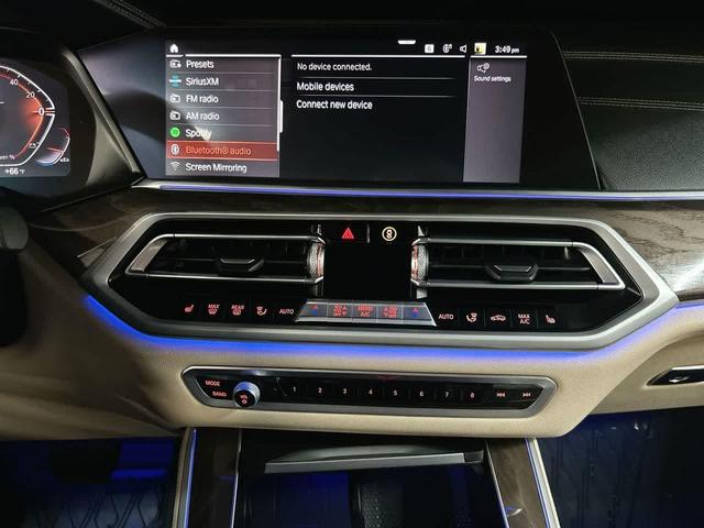 Photo of 2022 Mineral White Metallic BMW X5