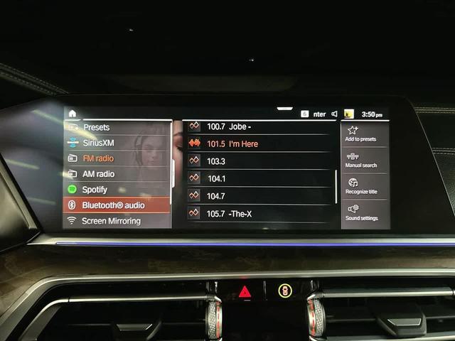 Photo of 2022 Mineral White Metallic BMW X5
