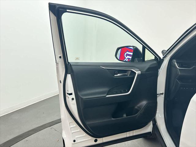 Photo of 2024 Wind Chill Pearl/Midnight Black Metallic Toyota RAV4 Prime