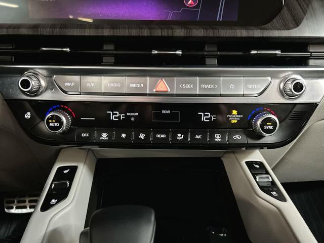 Photo of 2023 Dawning Red Kia Telluride
