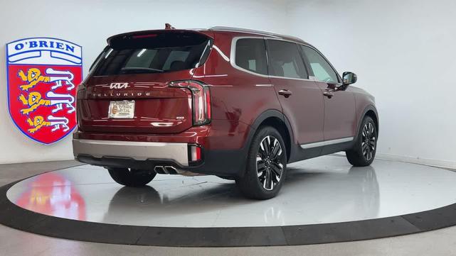 Photo of 2023 Dawning Red Kia Telluride