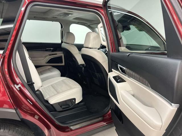 Photo of 2023 Dawning Red Kia Telluride