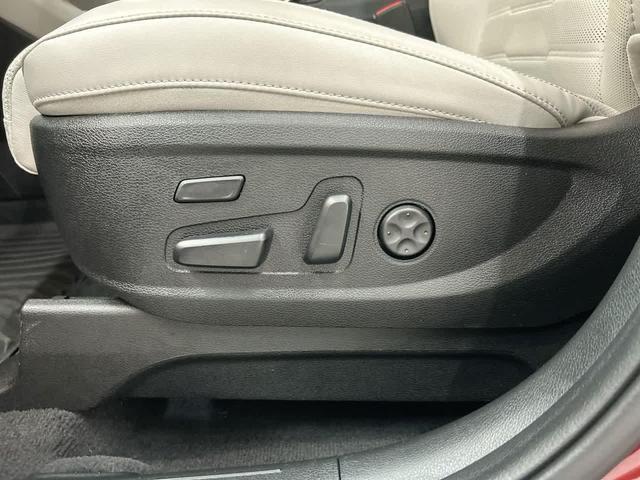 Photo of 2023 Dawning Red Kia Telluride