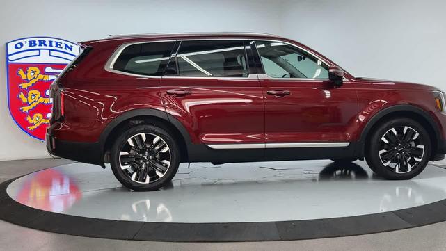 Photo of 2023 Dawning Red Kia Telluride