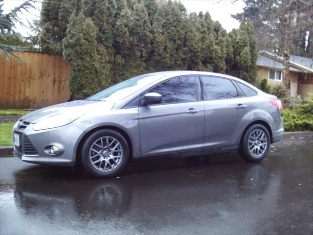 Photo of 2012 Sterling Gray Metallic Ford Focus