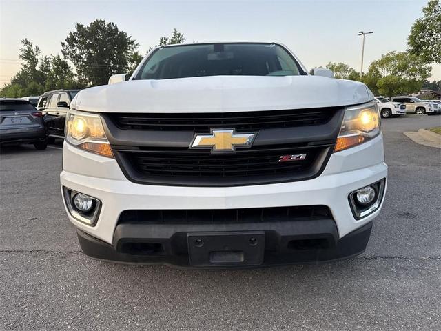 Photo of 2018 Summit White Chevrolet Colorado