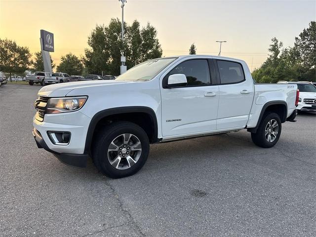 Photo of 2018 Summit White Chevrolet Colorado
