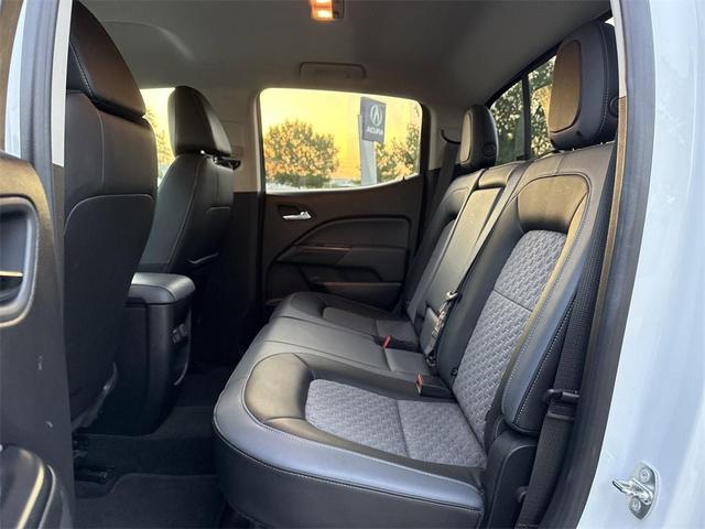 Photo of 2018 Summit White Chevrolet Colorado
