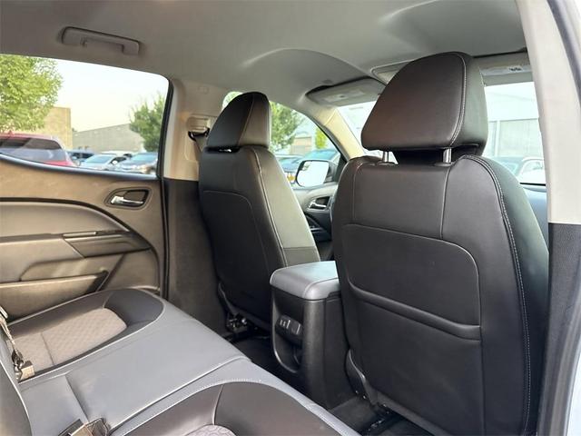Photo of 2018 Summit White Chevrolet Colorado