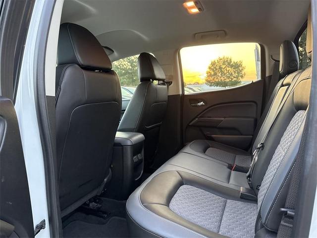 Photo of 2018 Summit White Chevrolet Colorado