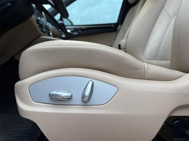Photo of 2020 White Porsche Macan