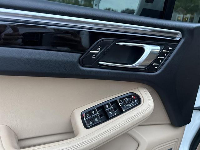 Photo of 2020 White Porsche Macan