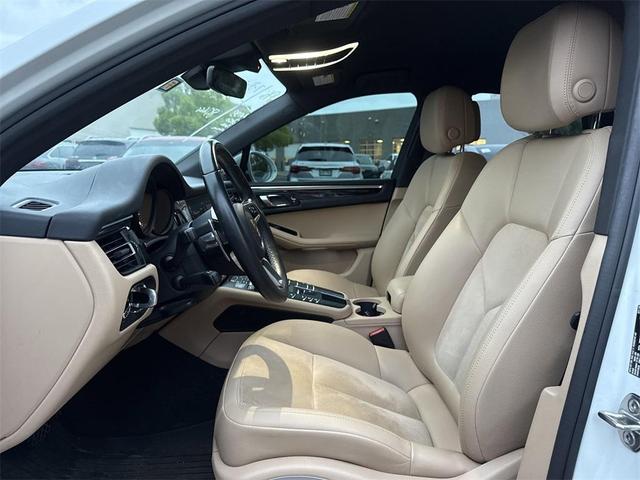 Photo of 2020 White Porsche Macan