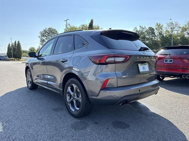 Photo of 2023 Carbonized Gray Metallic Ford Escape