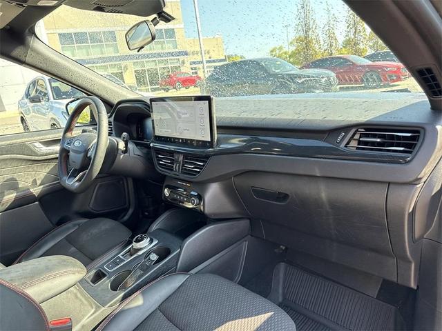 Photo of 2023 Carbonized Gray Metallic Ford Escape