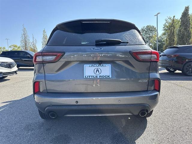 Photo of 2023 Carbonized Gray Metallic Ford Escape