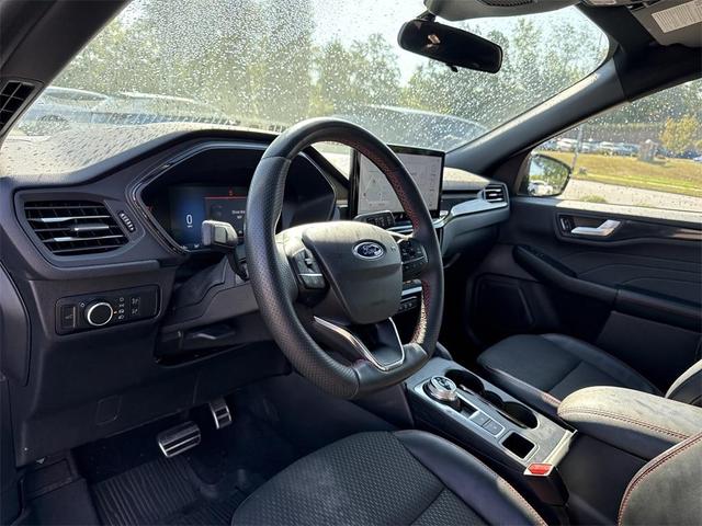 Photo of 2023 Carbonized Gray Metallic Ford Escape
