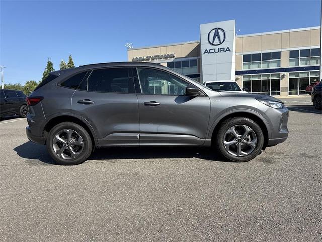 Photo of 2023 Carbonized Gray Metallic Ford Escape