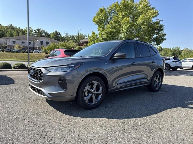 Photo of 2023 Carbonized Gray Metallic Ford Escape