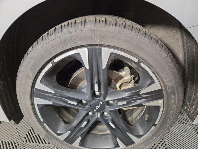 Photo of 2024 Wolf Gray Kia K5