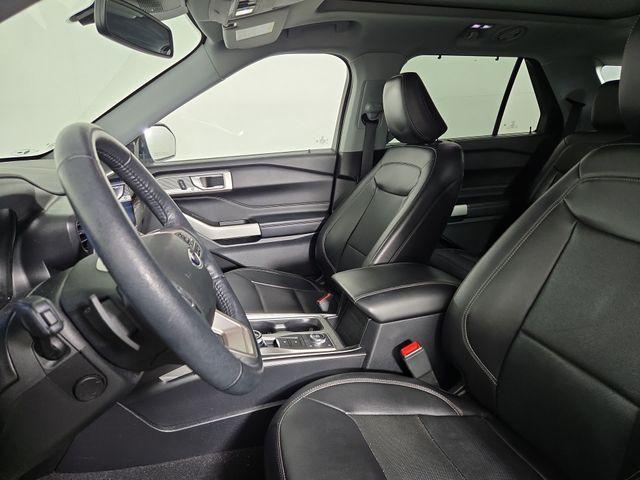 Photo of 2021 Blue Metallic Ford Explorer