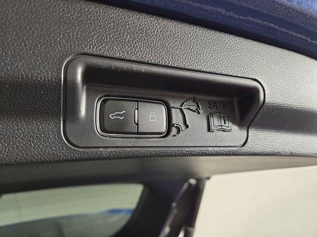 Photo of 2021 Blue Metallic Ford Explorer