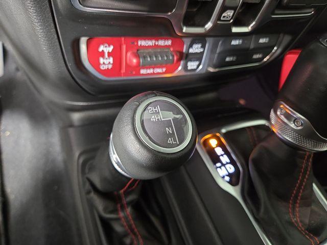 Photo of 2023 Bright White Clearcoat Jeep Gladiator