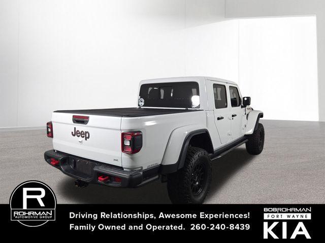 Photo of 2023 Bright White Clearcoat Jeep Gladiator