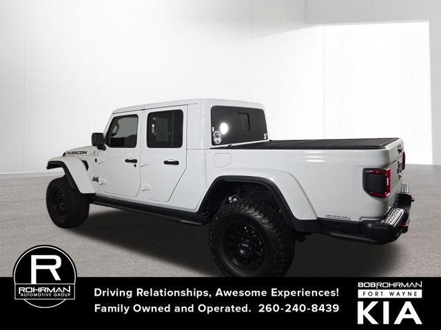Photo of 2023 Bright White Clearcoat Jeep Gladiator