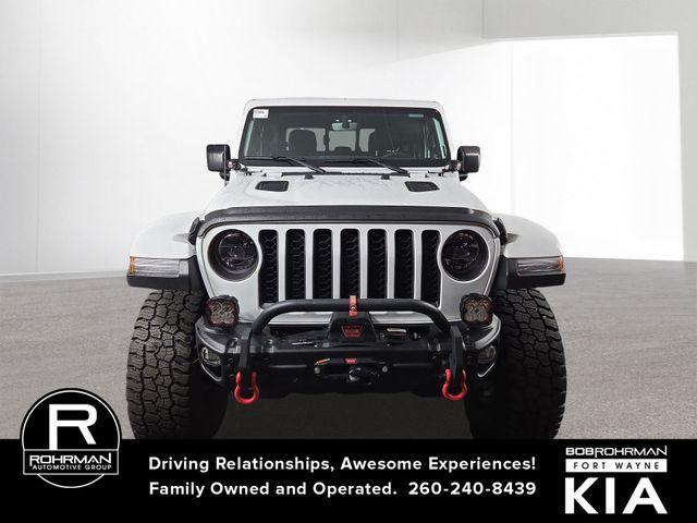 Photo of 2023 Bright White Clearcoat Jeep Gladiator