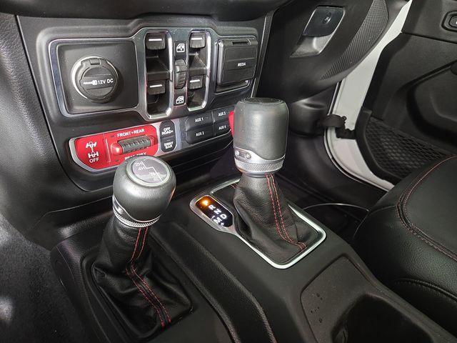 Photo of 2023 Bright White Clearcoat Jeep Gladiator