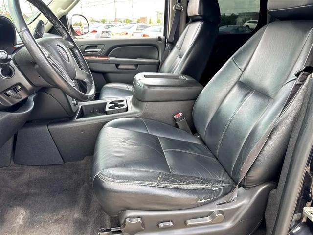 Photo of 2014 Onyx Black GMC Yukon