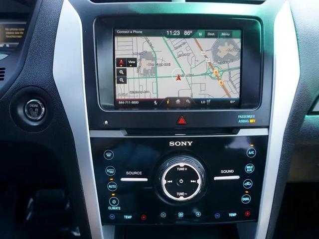 Photo of 2015 Tuxedo Black Metallic Ford Explorer
