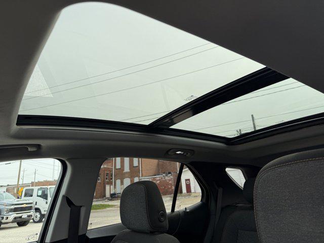 Photo of 2022 Mosaic Black Metallic Chevrolet Equinox