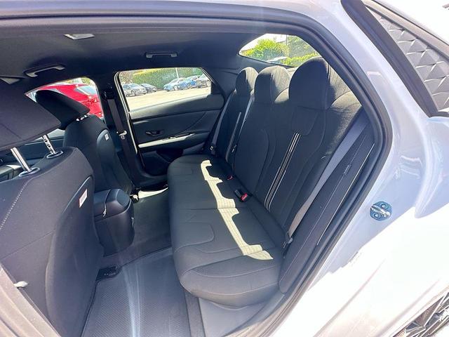 Photo of 2025 White Hyundai ELANTRA