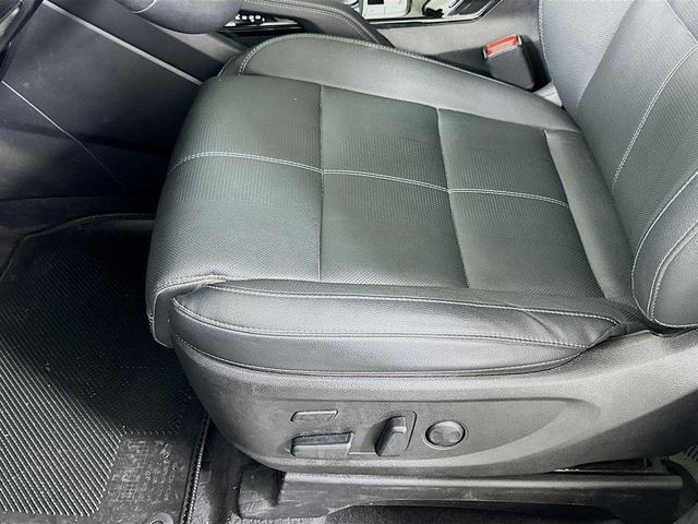 Photo of 2022 Black Kia Telluride