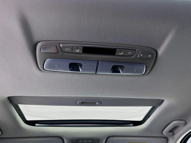 Photo of 2022 Black Kia Telluride