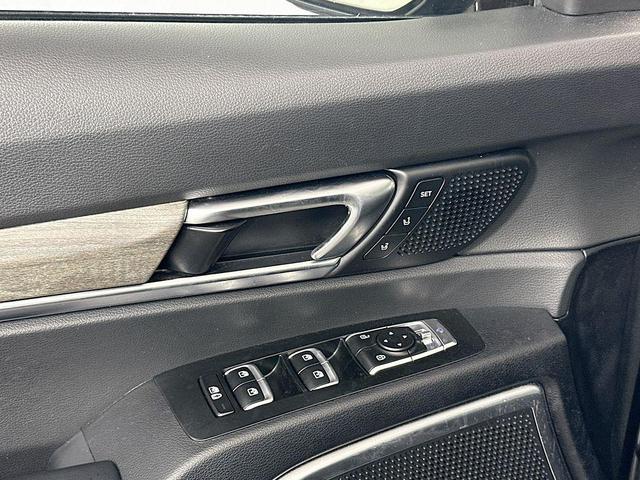 Photo of 2022 Black Kia Telluride
