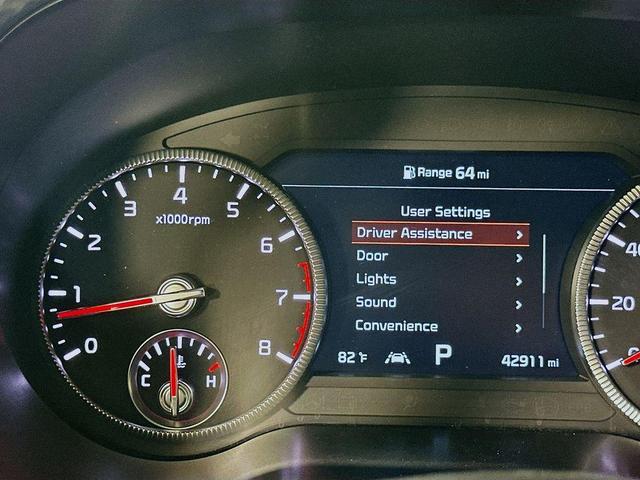 Photo of 2022 Black Kia Telluride