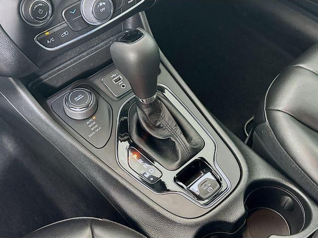 Photo of 2021 Diamond Black Jeep Cherokee
