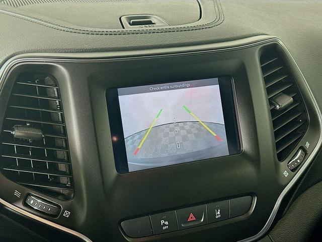 Photo of 2021 Diamond Black Jeep Cherokee