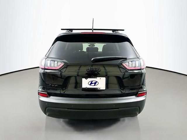 Photo of 2021 Diamond Black Jeep Cherokee