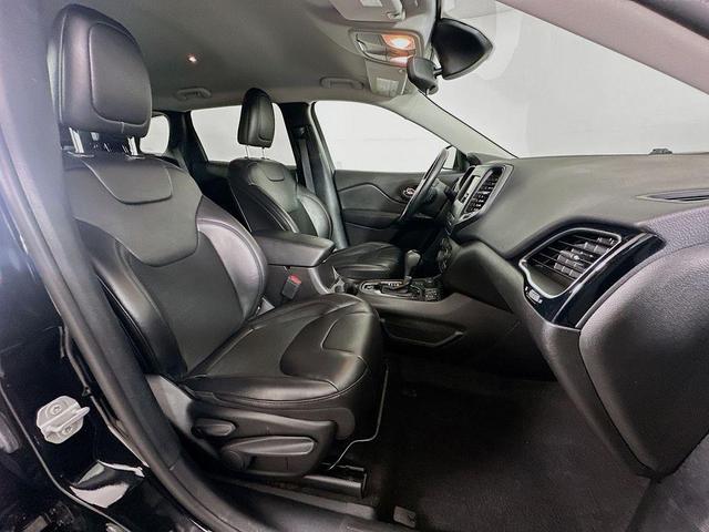 Photo of 2021 Diamond Black Jeep Cherokee